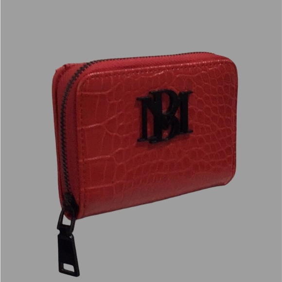BADGLEY MISCHKA Croc-Embossed Red Vegan Leather Zip Around Bi-Fold Wallet - Picture 2 of 9